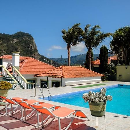 Guestready - Hikers Haven Hotell São Roque do Faial Exteriör bild