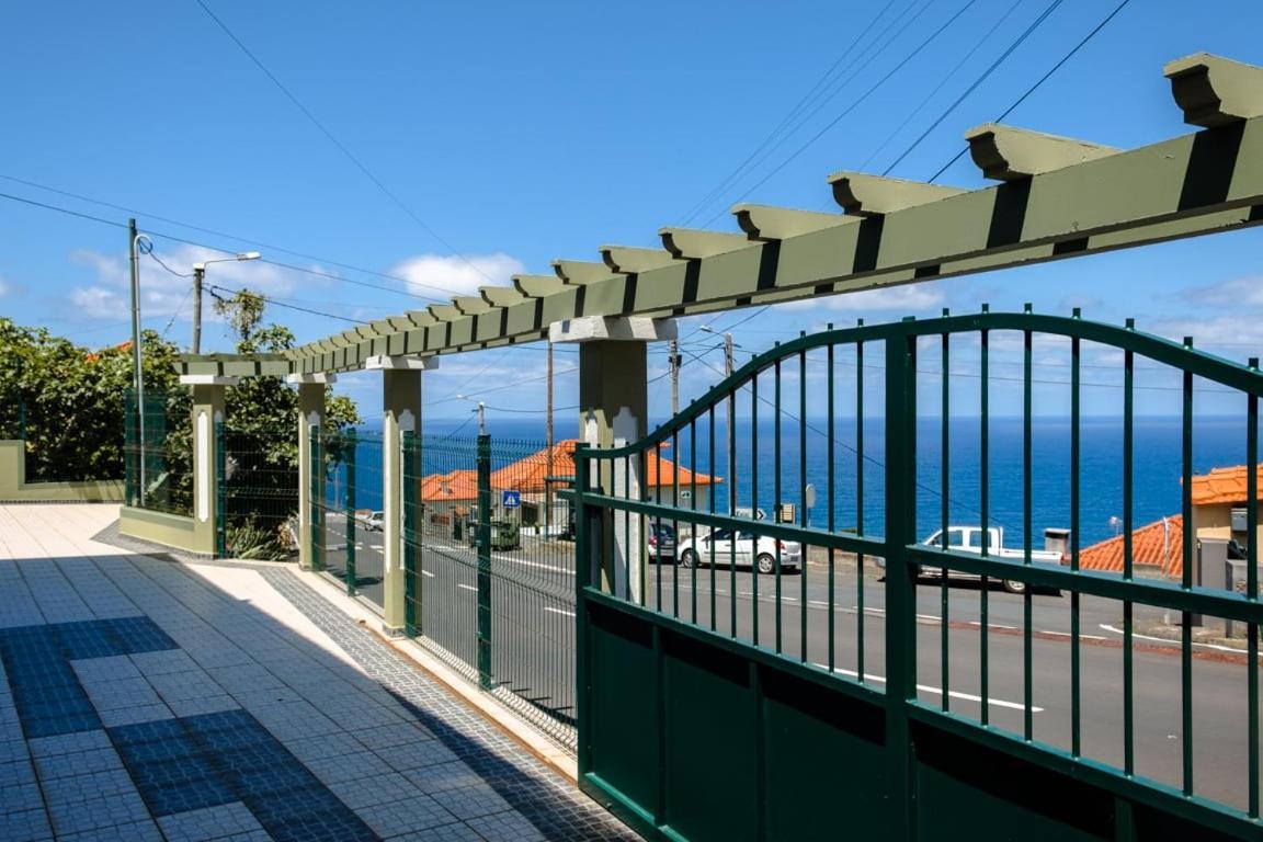 Guestready - Hikers Haven Hotell São Roque do Faial Exteriör bild